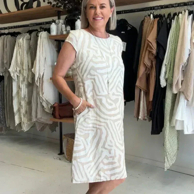 🌸 Summery Bohemian Floral Dress with Round Neckline