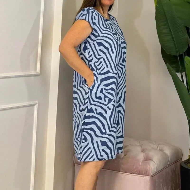 🌸 Summery Bohemian Floral Dress with Round Neckline